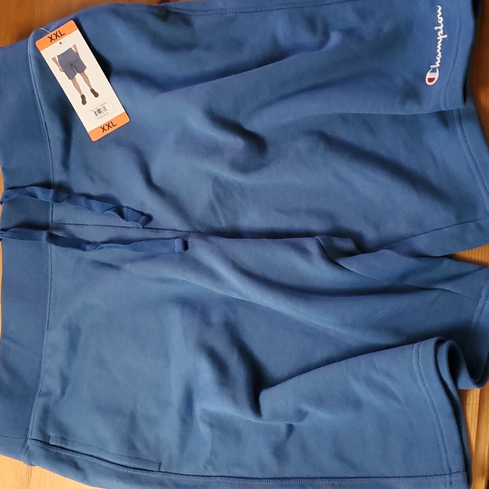 Champion NWT Men's Wide Waist Shorts